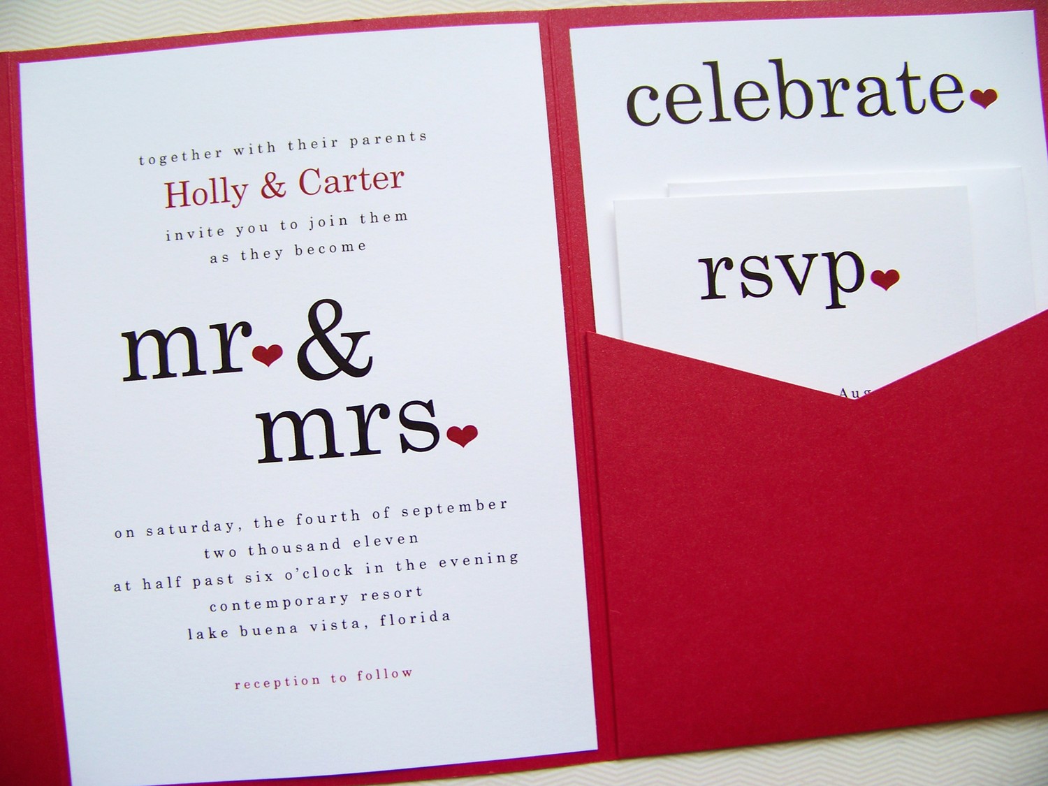 Here are some unique wedding invitations that we’ve found on the 