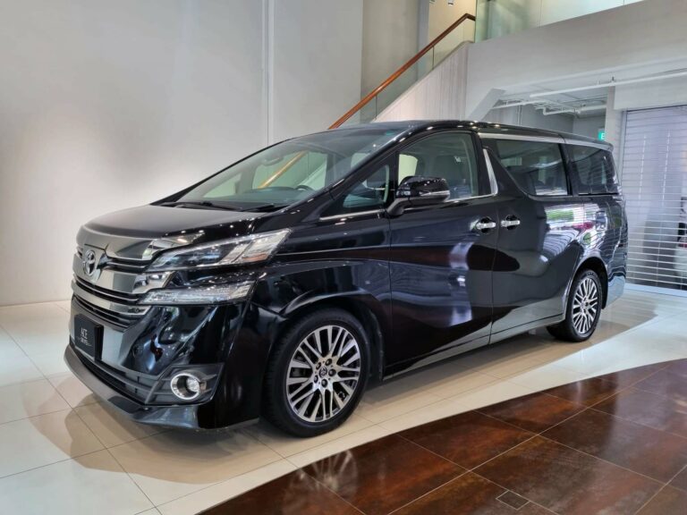 Toyota Vellfire Elegance A Car Rental in Singapore